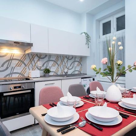 New Spacious Apartment At Superb Location Budapest Esterno foto