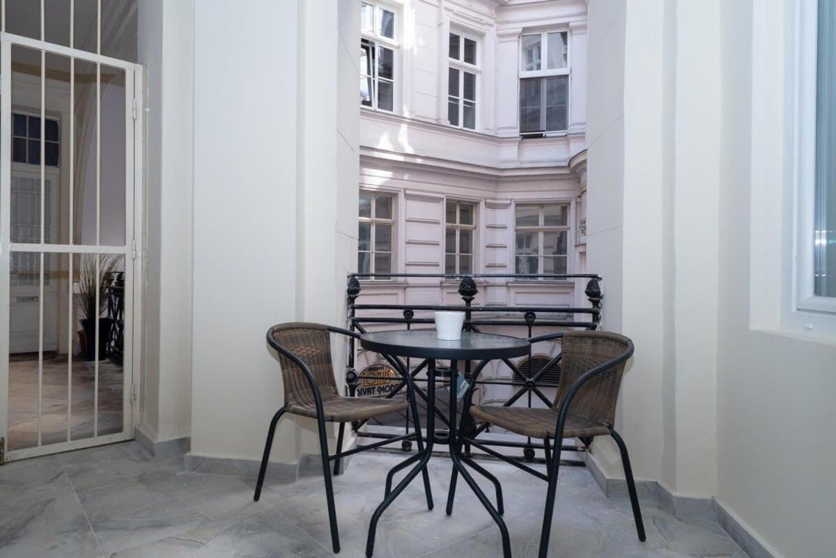New Spacious Apartment At Superb Location Budapest Esterno foto