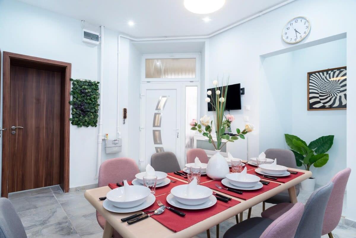 New Spacious Apartment At Superb Location Budapest Esterno foto